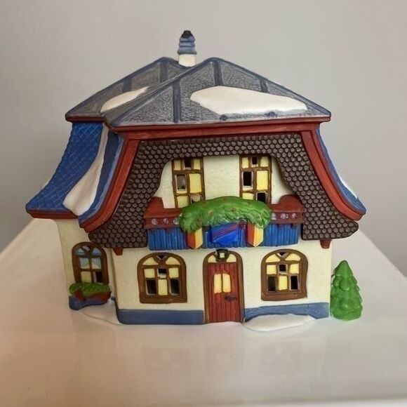 Department 56 Heritage Alpine Village Bakery & Chocolate Shop #5614-6 Retired - Picture 5 of 9